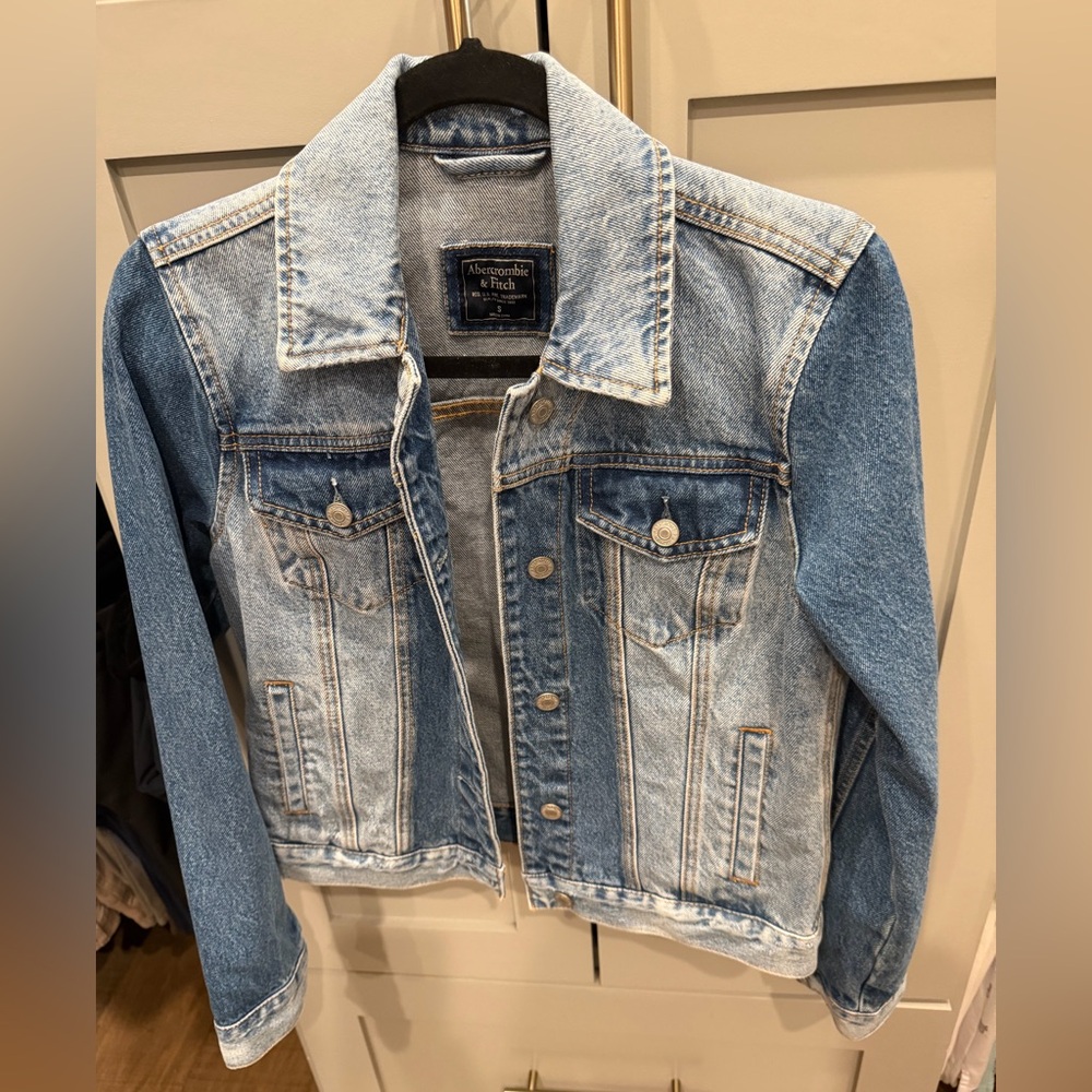 Abercrombie & Fitch Denim Jacket (s)